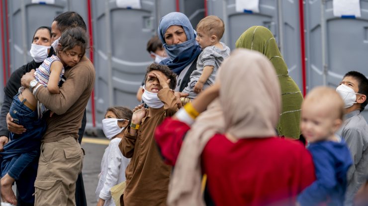 Cinci afgani transferaţi în Franţa sunt suspectaţi de legături cu insurgenţii talibani