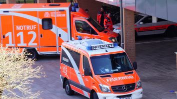 ambulante in curtea unui spital din germania