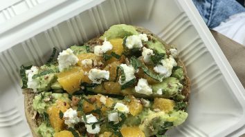 Românii mănâncă avocado pe pâine. Reţeta de guacamole, mai căutată decât cea de piure pe Google