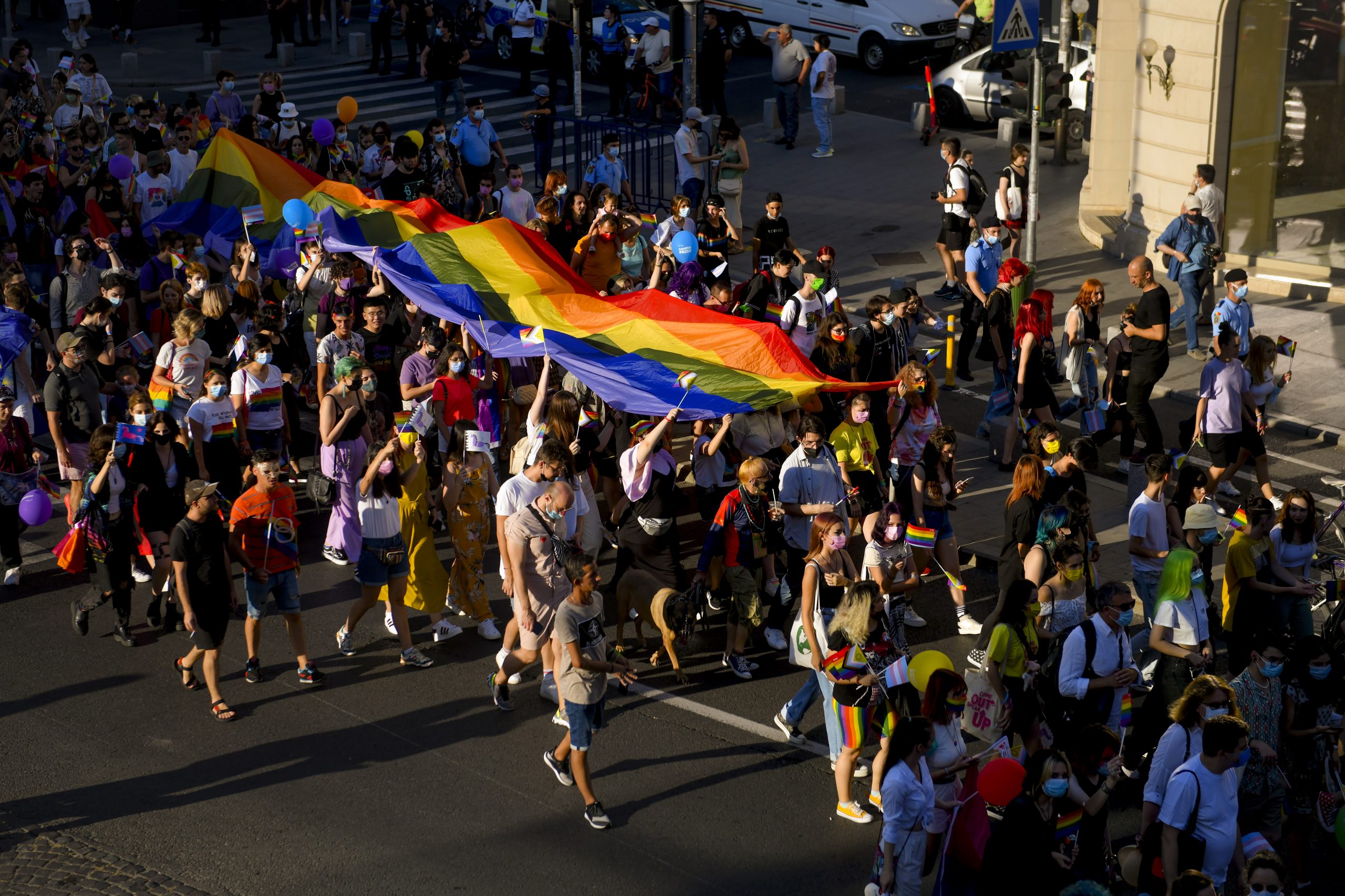 Organizatorul marșului „Bucharest Pride” a fost amendat de jandarmi. Câte persoane au participat la eveniment