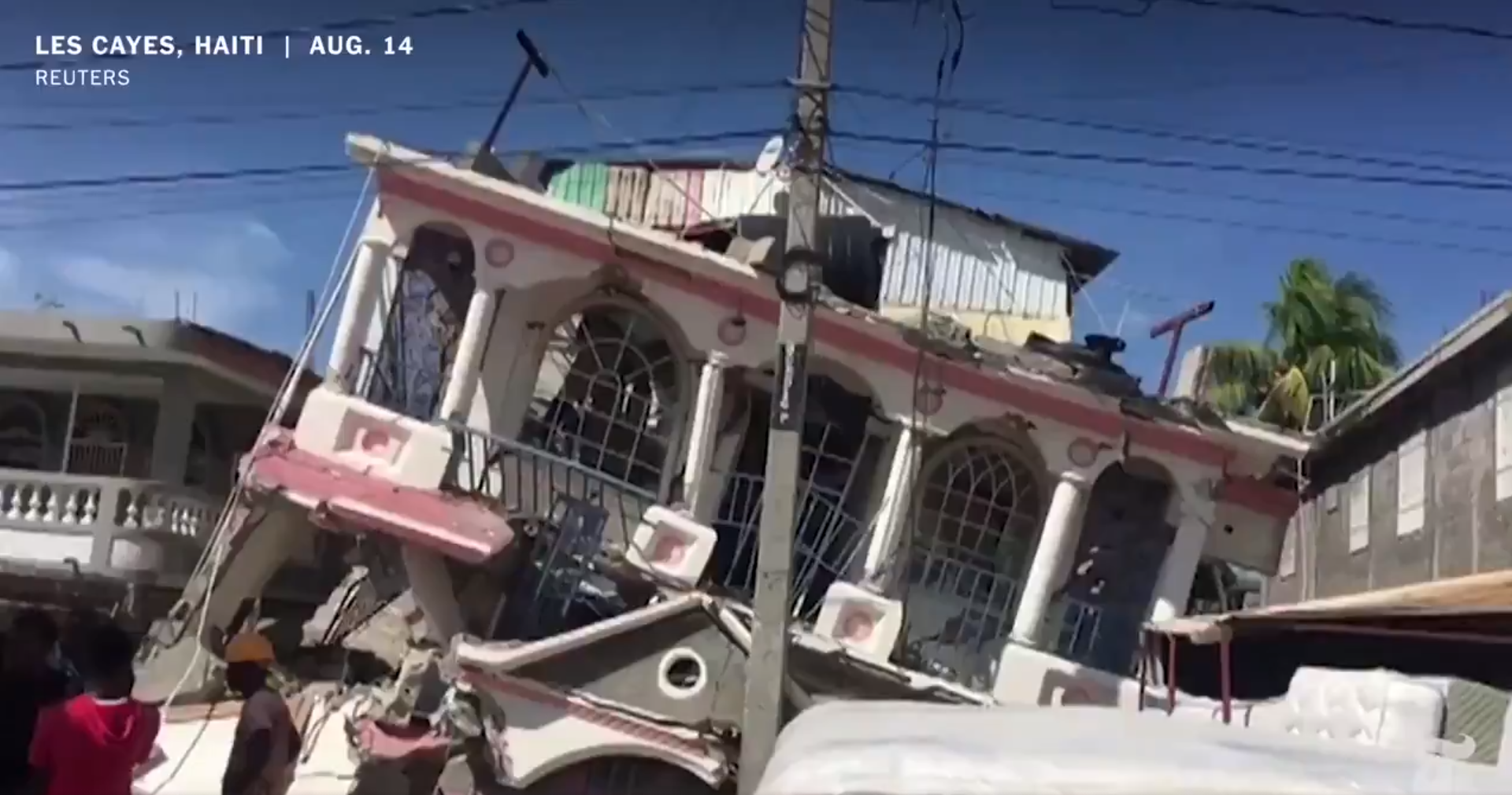 VIDEO: Aproape 1.300 de oameni au murit în urma cutremurului din Haiti. „Străzile sunt pline de țipete”