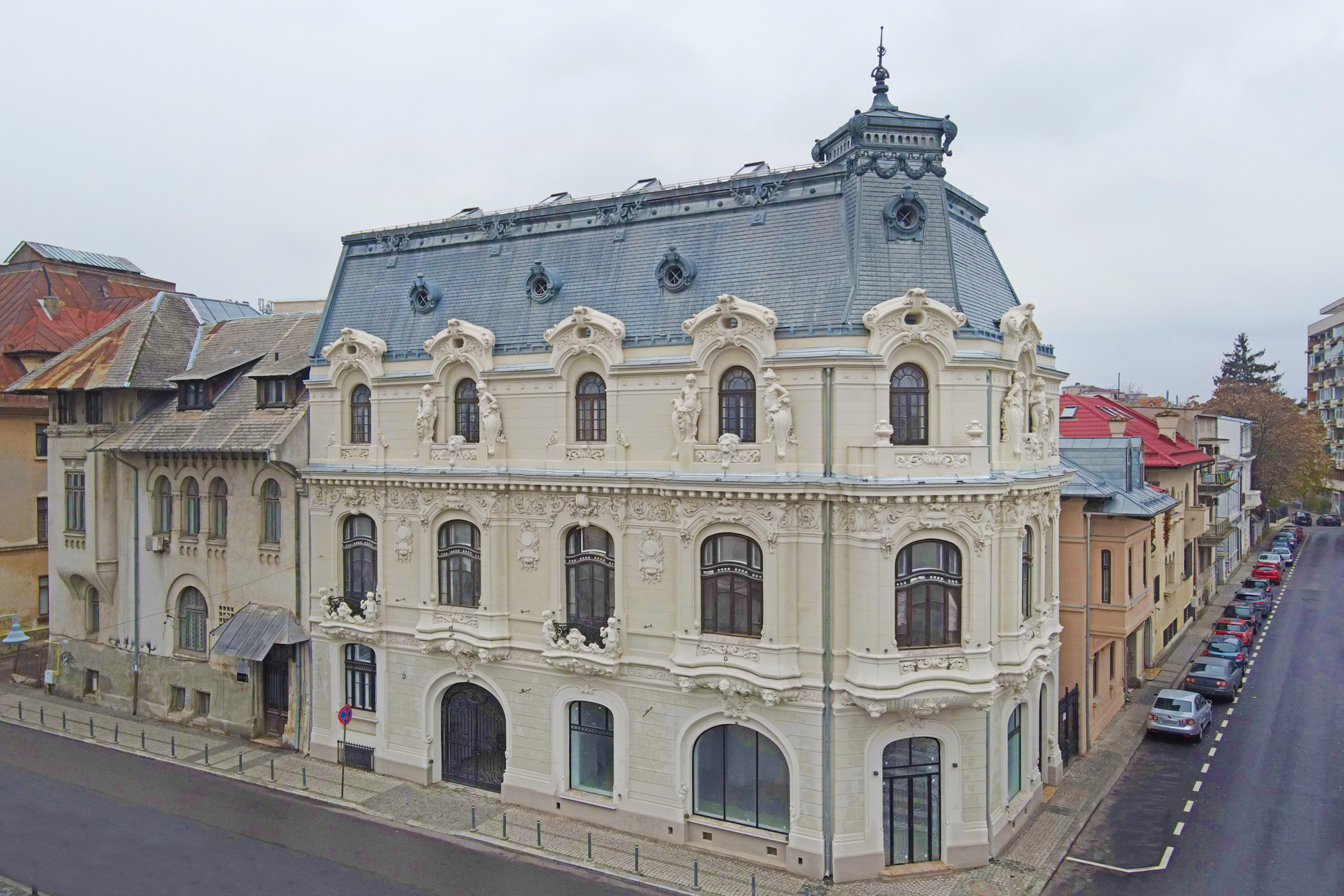 Palate din București, scoase la vânzare. Câte milioane de euro costă casa Miței Biciclista sau fosta locuință a prințesei Martha Bibescu