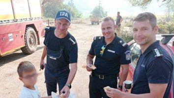 copilul grec si pompierii romani