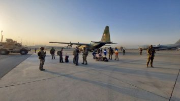14 români au ajuns în Aeroportul din Kabul și așteaptă să fie evacuați din Afganistan