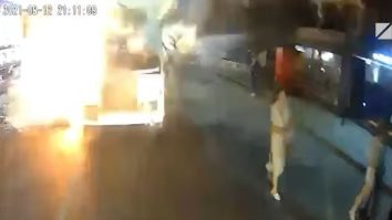 VIDEO. Momentul în care un autobuz explodează în Rusia. Un om a murit și 18 au fost răniți