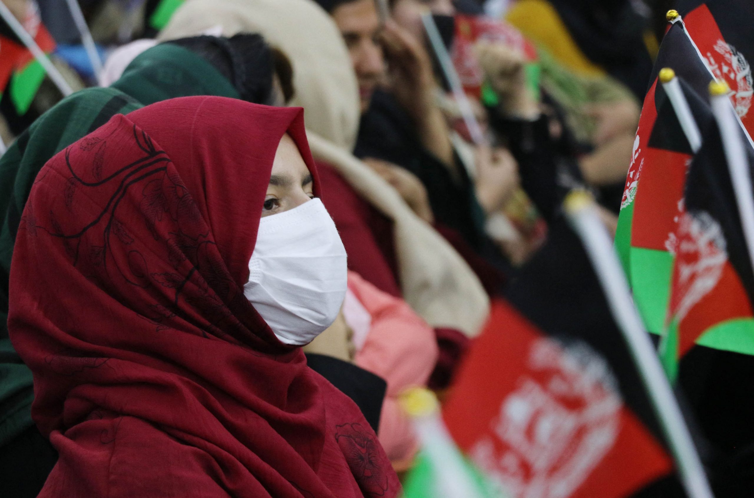 Afganistan: Femeile protestează împotriva talibanilor. Cer drepturi egale și un rol egal în politică și economie. VIDEO