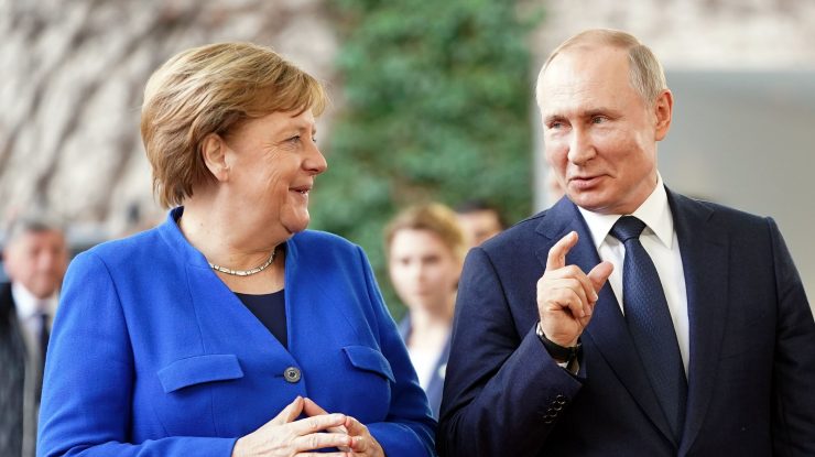 Merkel și Putin se întâlnesc la Moscova pentru dezbateri, exact la un an de când Navalny a fost otrăvit