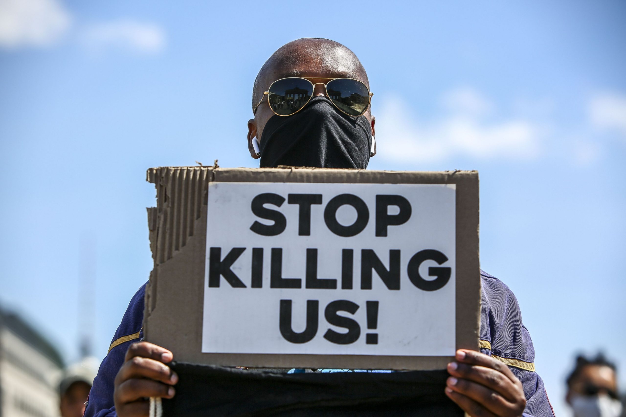 Femeie din SUA, condamnată la 25 de închisore: a lovit doi copii cu mașina, crezând că unul era mexican, iar celălalt membru ISIS