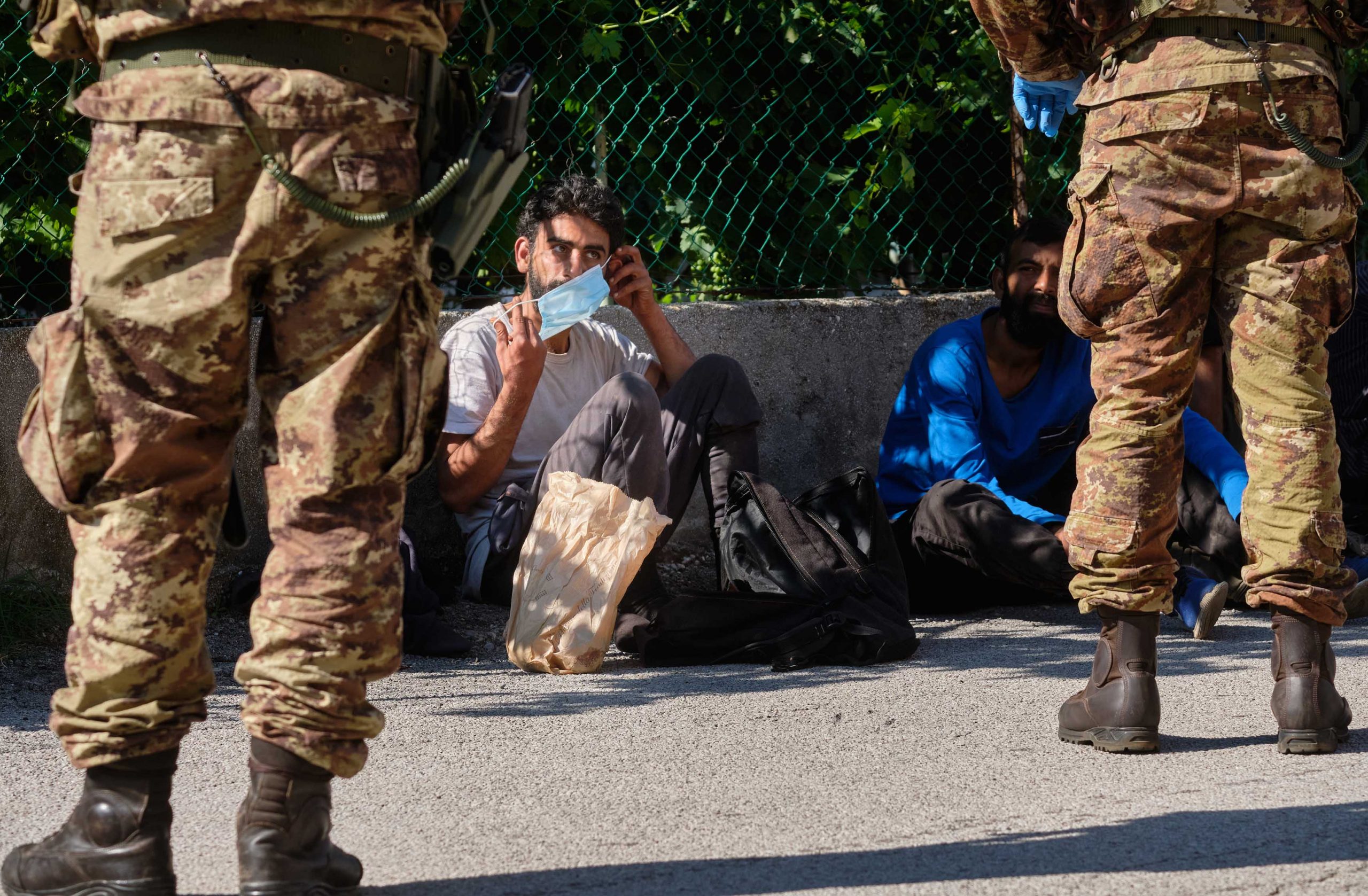 ANALIZĂ: Câți refugiați afgani au fost evacuați până acum și în ce țări vor ajunge