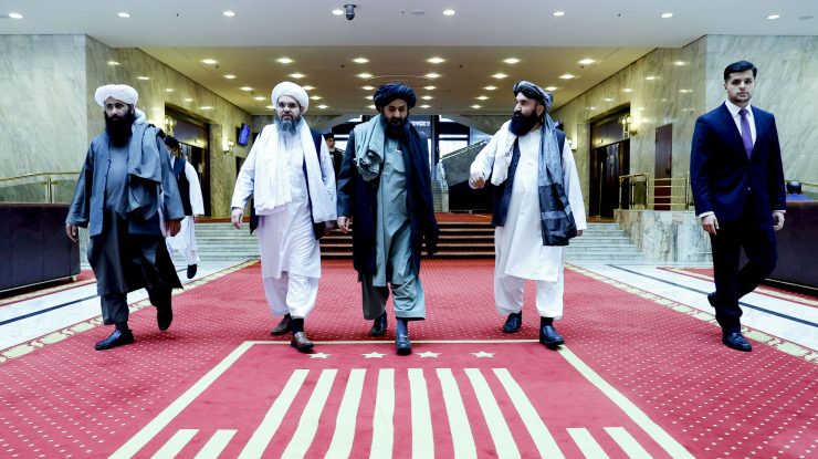 Talibanii au început lupta pentru putere, la propriu. BBC: Membrii grupării s-au luat la bătaie în palatul prezidențial