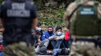 Patru state UE acuză Belarusul că lasă migranții ilegali să-i treacă granițele