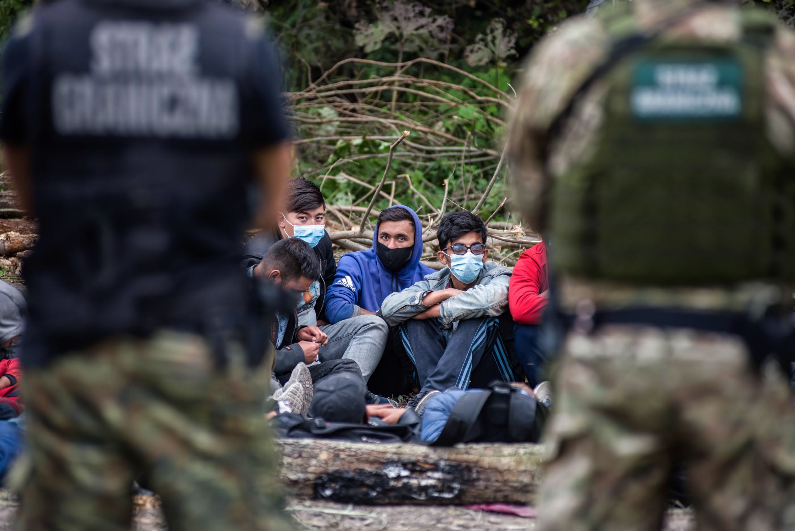 Patru state UE acuză Belarusul că lasă migranții ilegali să-i treacă granițele