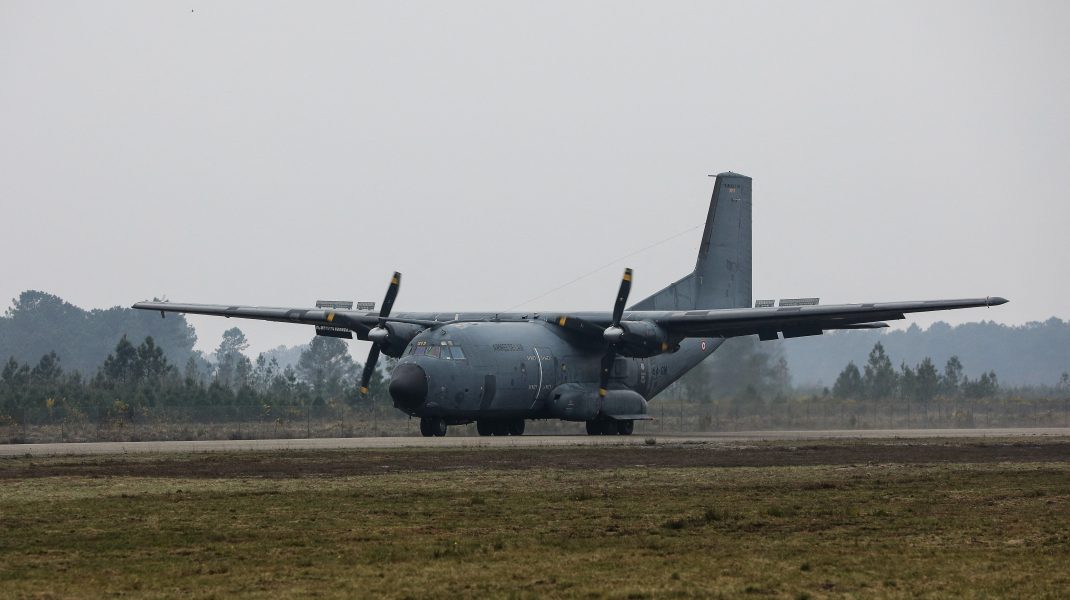 Avion C-130 Hercules.