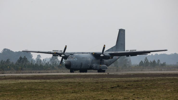 Avion C-130 Hercules.