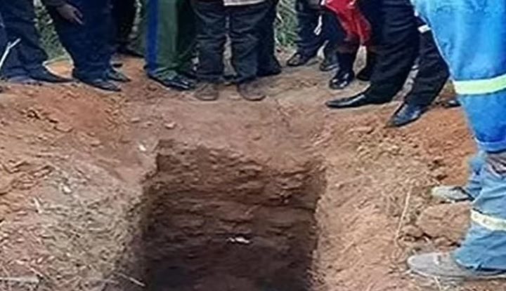 FOTO. Un preot a murit după ce a încercat să recreeze Învierea lui Iisus. Bărbatul le-a cerut credincioşilor să-l îngroape de viu