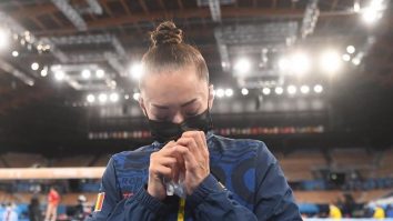 Prima reacție a Larisei Iordache după ce s-a retras din finala olimpică la bârnă: „Durerea este peste limita mea de suportabilitate ca om”