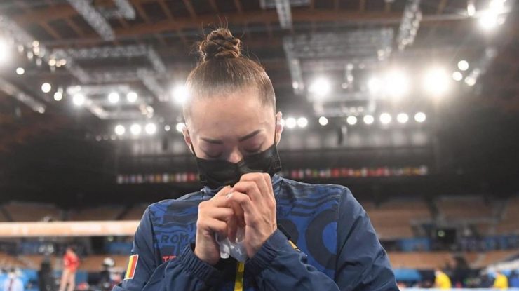 Prima reacție a Larisei Iordache după ce s-a retras din finala olimpică la bârnă: „Durerea este peste limita mea de suportabilitate ca om”