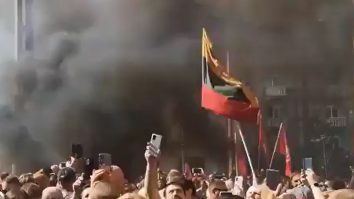 Țara care vrea să interzică accesul nevaccinaților în tramvaie și trenuri. Oamenii au ieșit în stradă. VIDEO