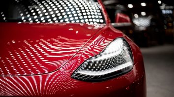 Mașină hibrid - electrică