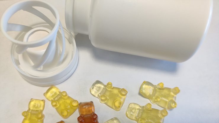 Polidinul va fi disponibil și sub formă de capsule gelatinoase de tip ursuleţ. Foto: Institutul Național de Cercetare-Dezvoltare Medico-Militară „Cantacuzino”