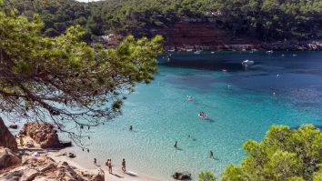 plaja Cala Salada din ibiza, spania.