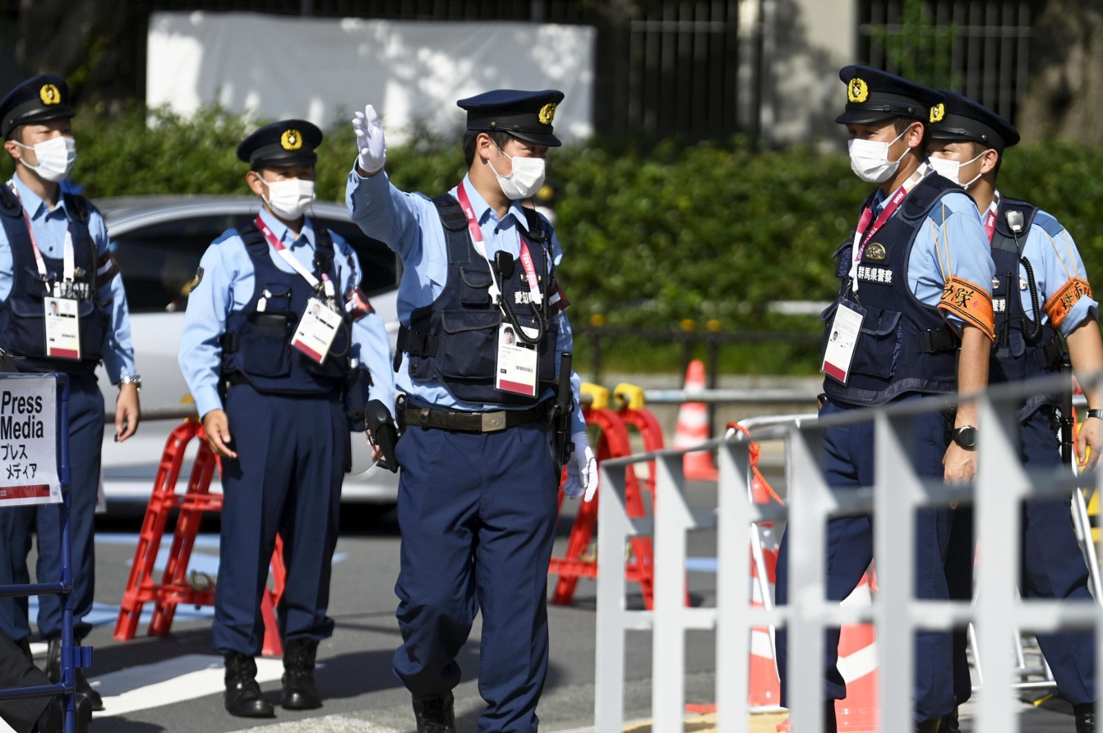 Un bărbat a fost arestat după ce a înjunghiat cel puțin 10 pasageri dintr-un tren de navetiști din Tokyo