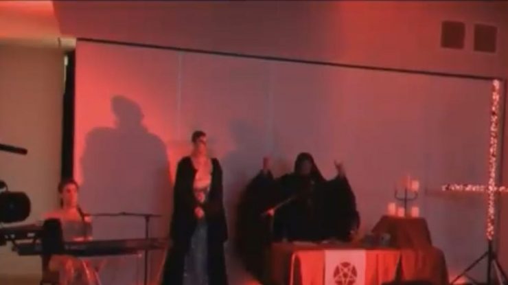 VIDEO: Televiziunea de stat din Australia a difuzat, din greșeală, imagini de la un ritual satanist în timpul știrilor