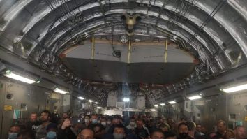 Primii români din Kabul au fost evacuați. Câți au mai rămas în Afganistan