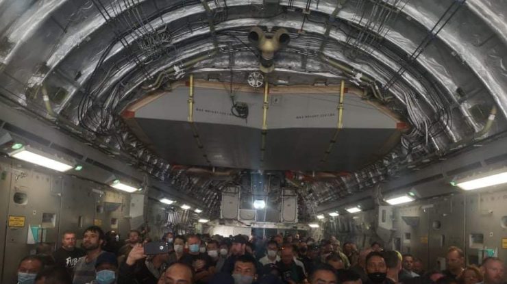 Primii români din Kabul au fost evacuați. Câți au mai rămas în Afganistan