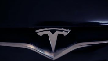 Tesla, dată în judecată pentru abuzuri rasiale împotriva muncitorilor de culoare