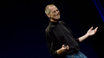 Mouse-ul care l-a inspirat pe Steve Jobs să creeze primul mouse Apple s-a vândut pentru o sumă impresionantă