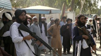 AUDIO. Strigătul de ajutor al unei americance blocată de talibani: „În fiecare moment simt că vor trage și ne vor executa“