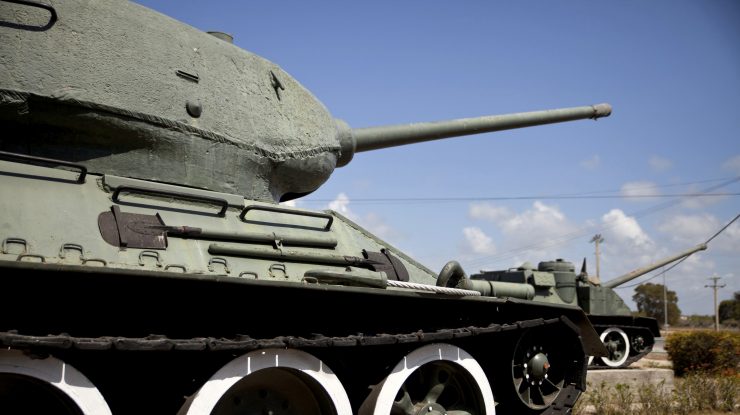 Un german a fost amendat cu 250.000 de euro pentru posesie ilegală de arme din al Doilea Război Mondial. Folosea tancul drept plug pentru deszăpezire