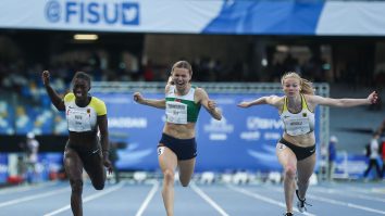 Lukașenko a încercat duminică s-o răpească pe Krystsina Tsimanouskaya. Atleta se află acum sub protecția poliției japoneze și vrea azil în Europa. „Nu mă întorc în Belarus”