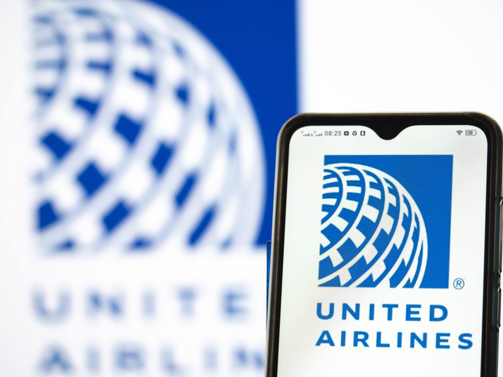 Logo-ul companiei aeriene United Airlines.