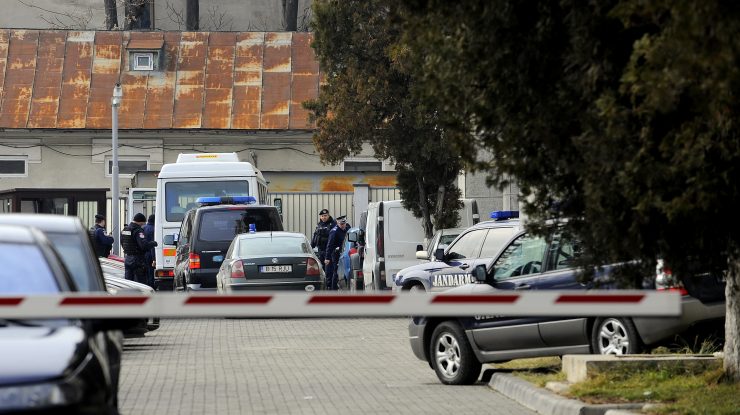 O menajeră din Republica Moldova, bănuită că a furat bijuterii în valoare de 200.000 de euro, a fost prinsă în judeţul Vaslui