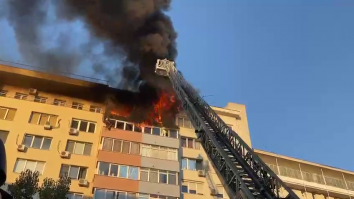 VIDEO: Incendiu puternic în București, la etajul 9 al unui bloc din Sectorul 1