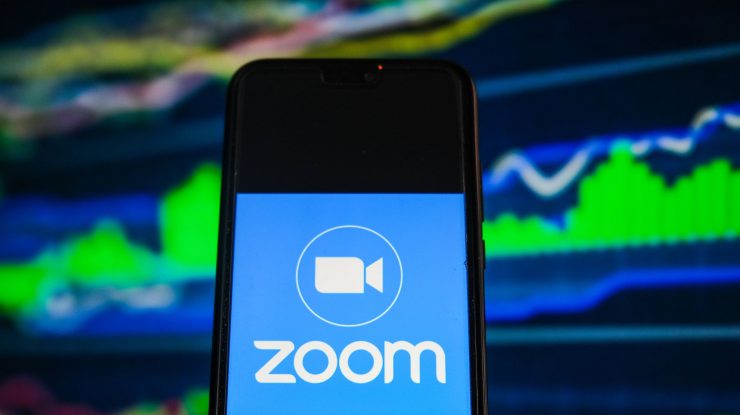 Aplicația Zoom pe telefon.