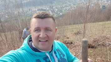 Primar anti-vaccinist din Vaslui, mesaj pentru Guvern: Dacă ne obligați să ne vaccinăm vă așteptăm cu furcile, coasele și securile