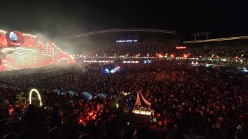 VIDEO. Show incendiar al lui David Guetta la UNTOLD. S-a lăsat și cu o cerere în căsătorie