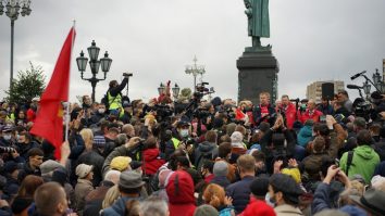 VIDEO. Comuniștii protestează la Moscova. Există suspiciuni de fraudare a alegerilor