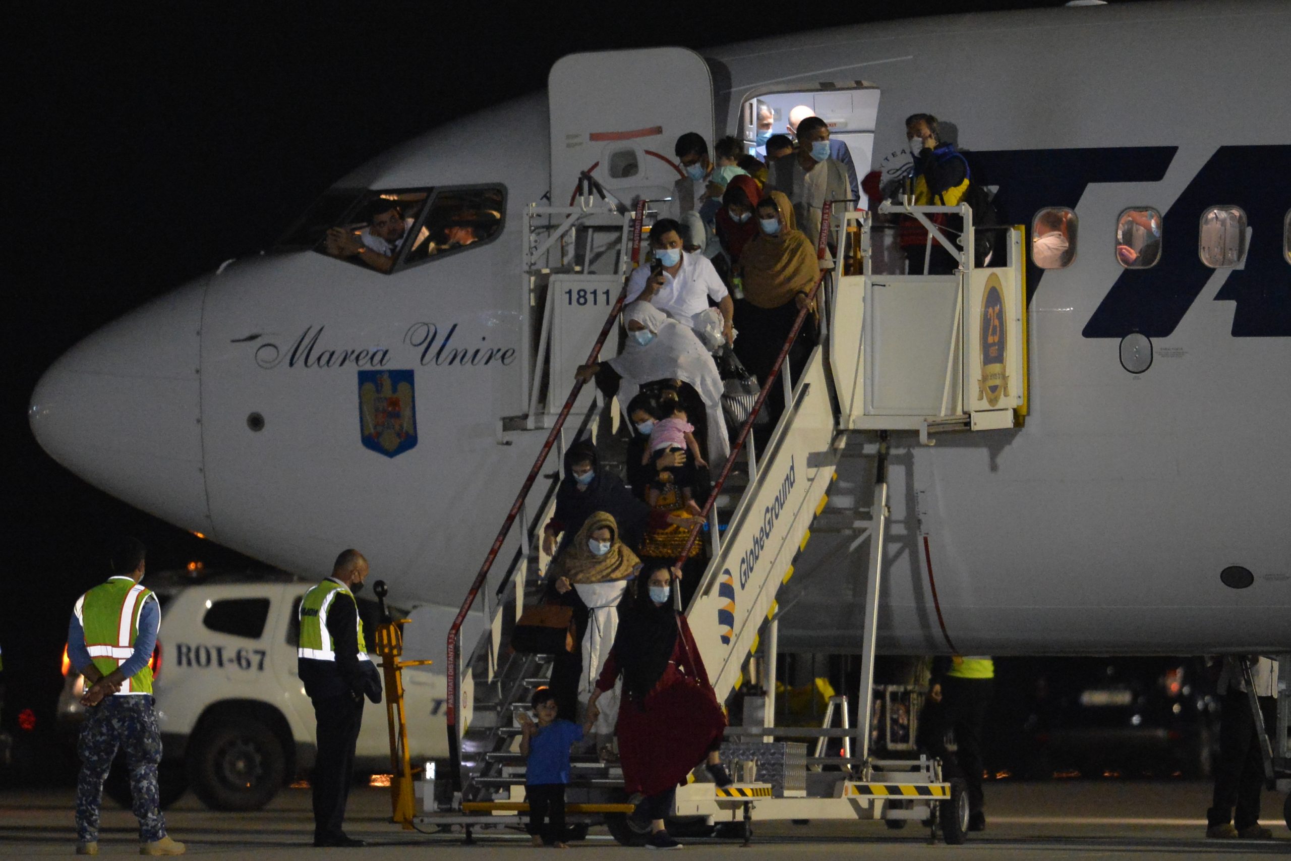 FOTO. Refugiații evacuați din Afganistan de celula de criză formată de România au ajuns în București