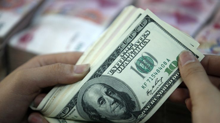 FMI avertizează: Sancţiunile impuse Rusiei ameninţă dominaţia dolarului