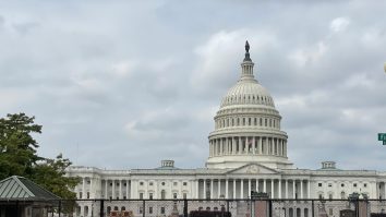 VIDEO: Fortăreață în jurul Capitoliului. Cum încearcă forțele americane să evite haosul la protestul pentru cei reținuți după atacul din ianuarie