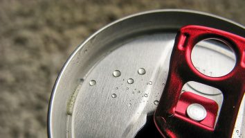 Un lot dintr-o băutură energizantă foarte populară, retras din magazine. ANSVSA: Conține o substanță periculoasă