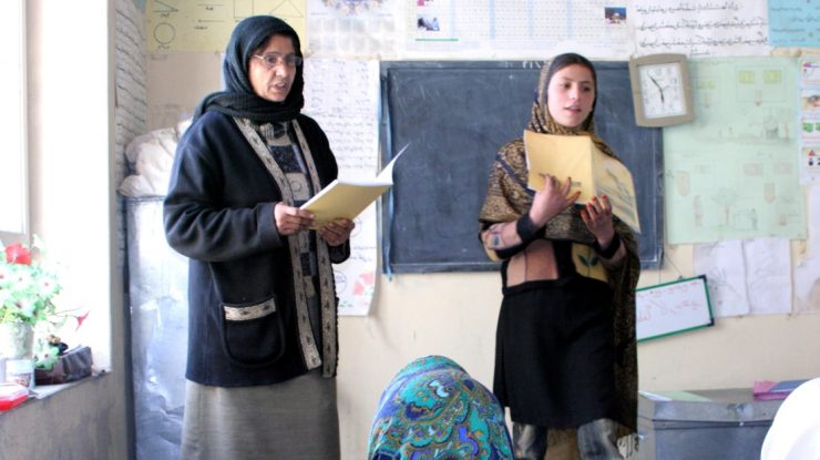 femei-afganistan-scoala