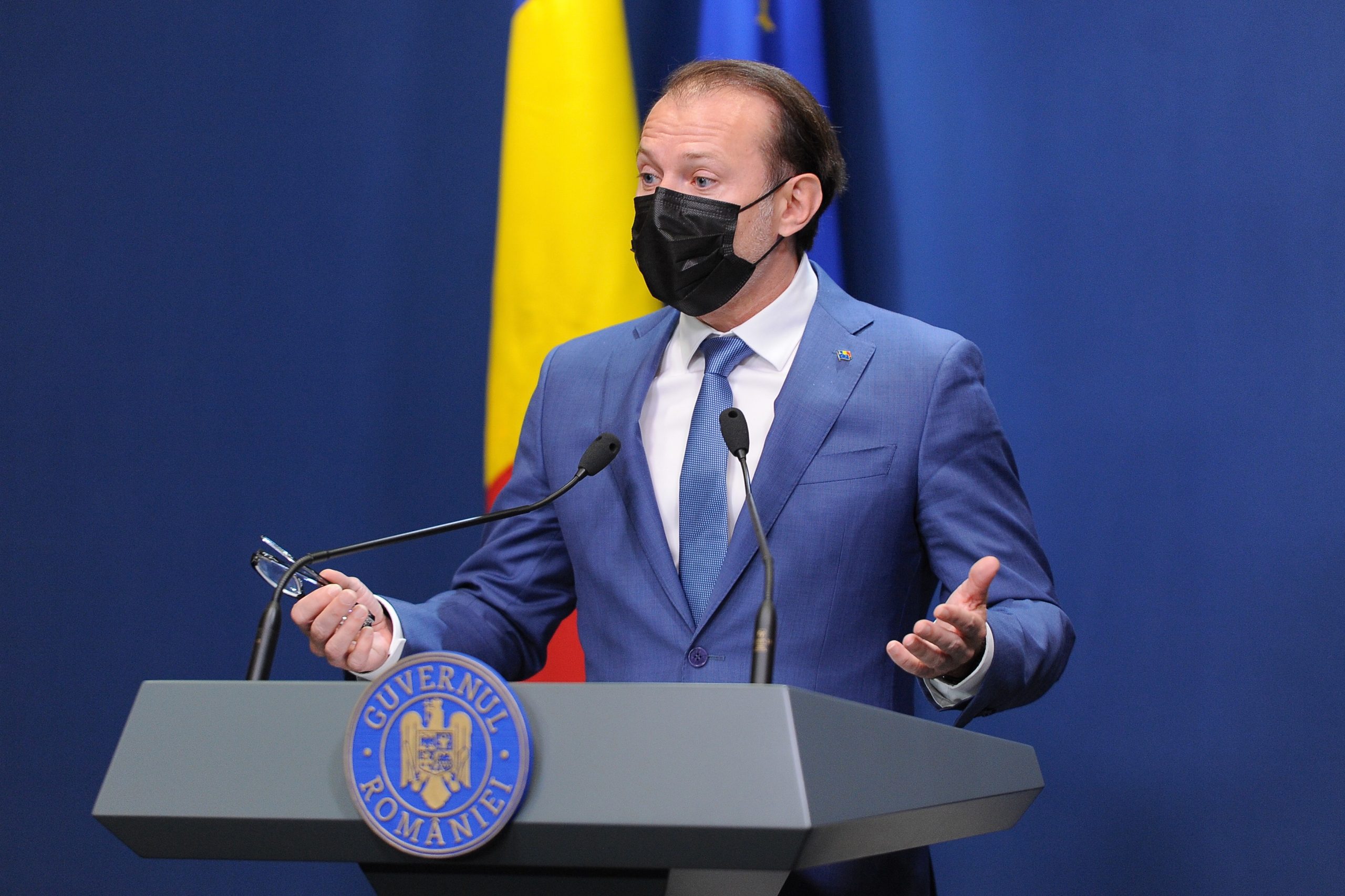 Medic: „În loc să ia măsuri pentru a reduce efectele pandemiei, Cîțu vorbeşte de bunăstare. Nu, extraterestrule, nu e nicio bunăstare, e moarte”