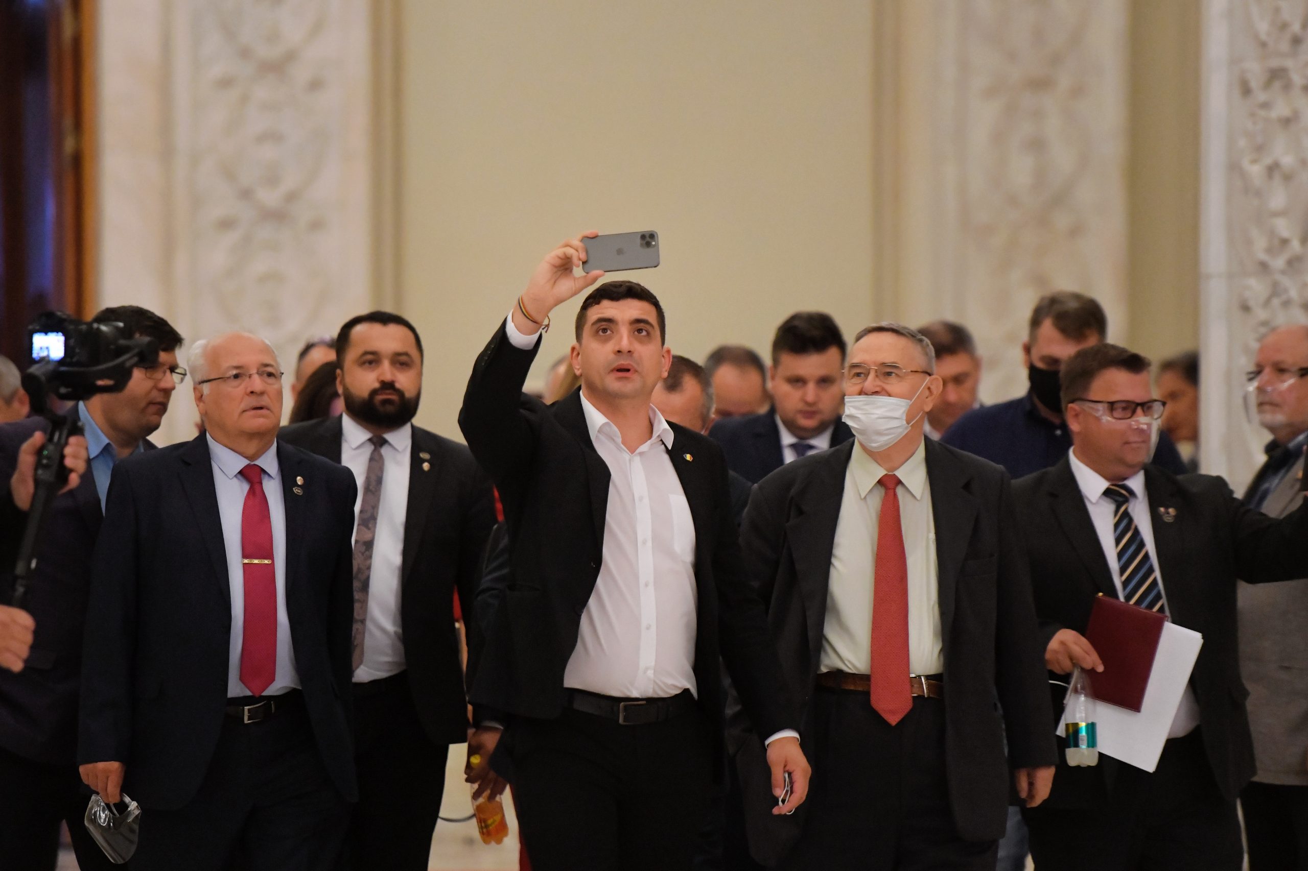Partidul AUR intră în grevă parlamentară pe termen nelimitat. „E singurul mod în care putem atrage atenţia”