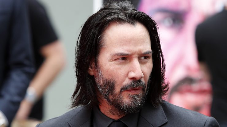 Keanu Reeves reacționează la insultele șocante ale lui Matthew Perry la adresa lui în noua sa carte