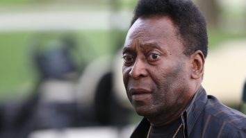 Fostul campion mondial, Pelé, recent operat, anunță că se simte „un pic mai bine”